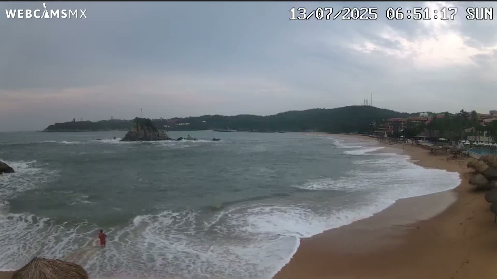 Crucecita, Playa Tangolunda Beach Live Cam - Santa Maria Huatulco, Oaxaca, Mexico
