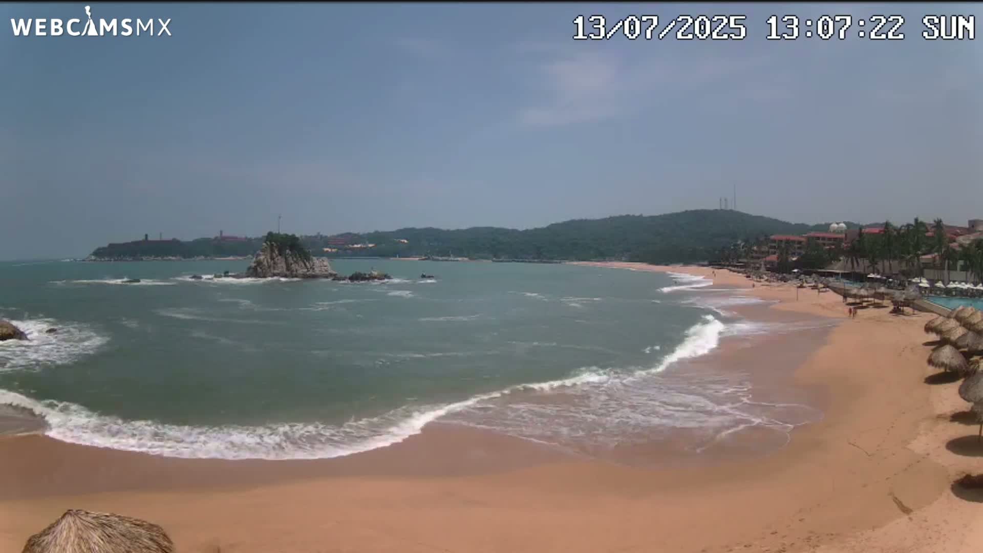 Crucecita, Playa Tangolunda Beach Live Cam - Santa Maria Huatulco, Oaxaca, Mexico