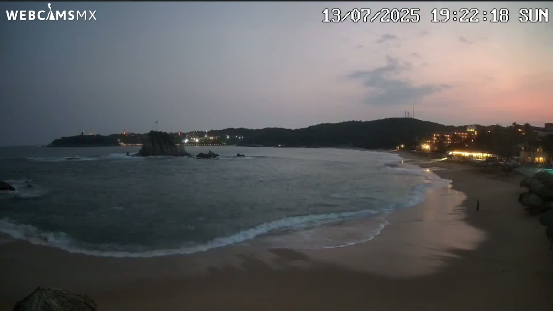 Crucecita, Playa Tangolunda Beach Live Cam - Santa Maria Huatulco, Oaxaca, Mexico