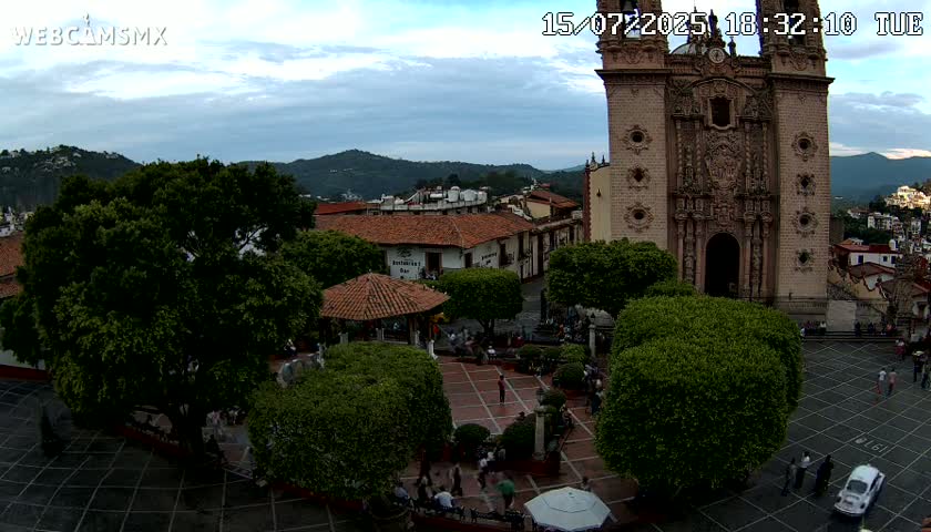 Crucecita, Playa Tangolunda Beach Live Cam - Santa Maria Huatulco, Oaxaca, Mexico