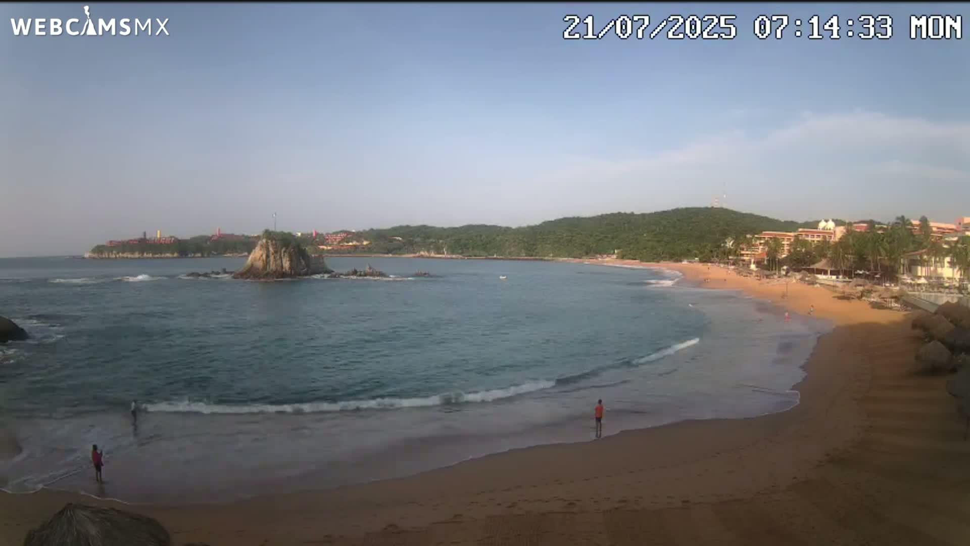 Crucecita, Playa Tangolunda Beach Live Cam - Santa Maria Huatulco, Oaxaca, Mexico