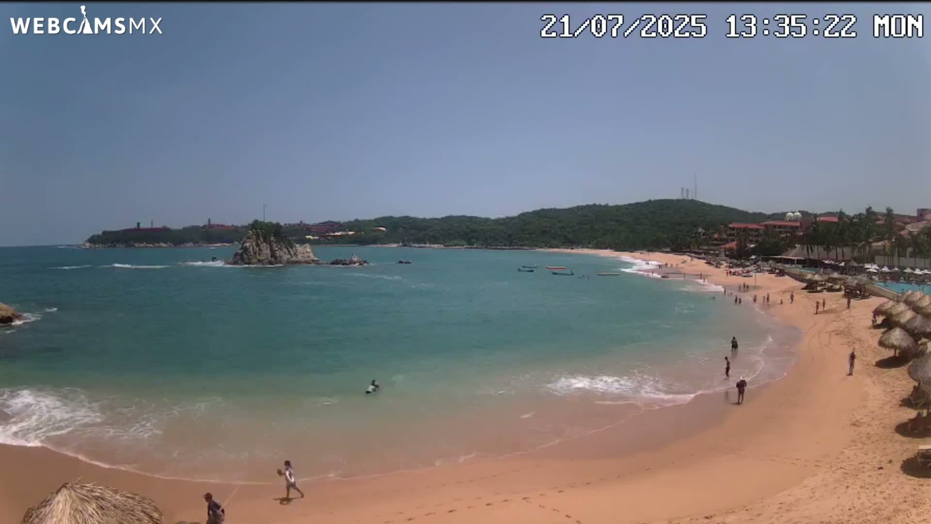 Crucecita, Playa Tangolunda Beach Live Cam - Santa Maria Huatulco, Oaxaca, Mexico