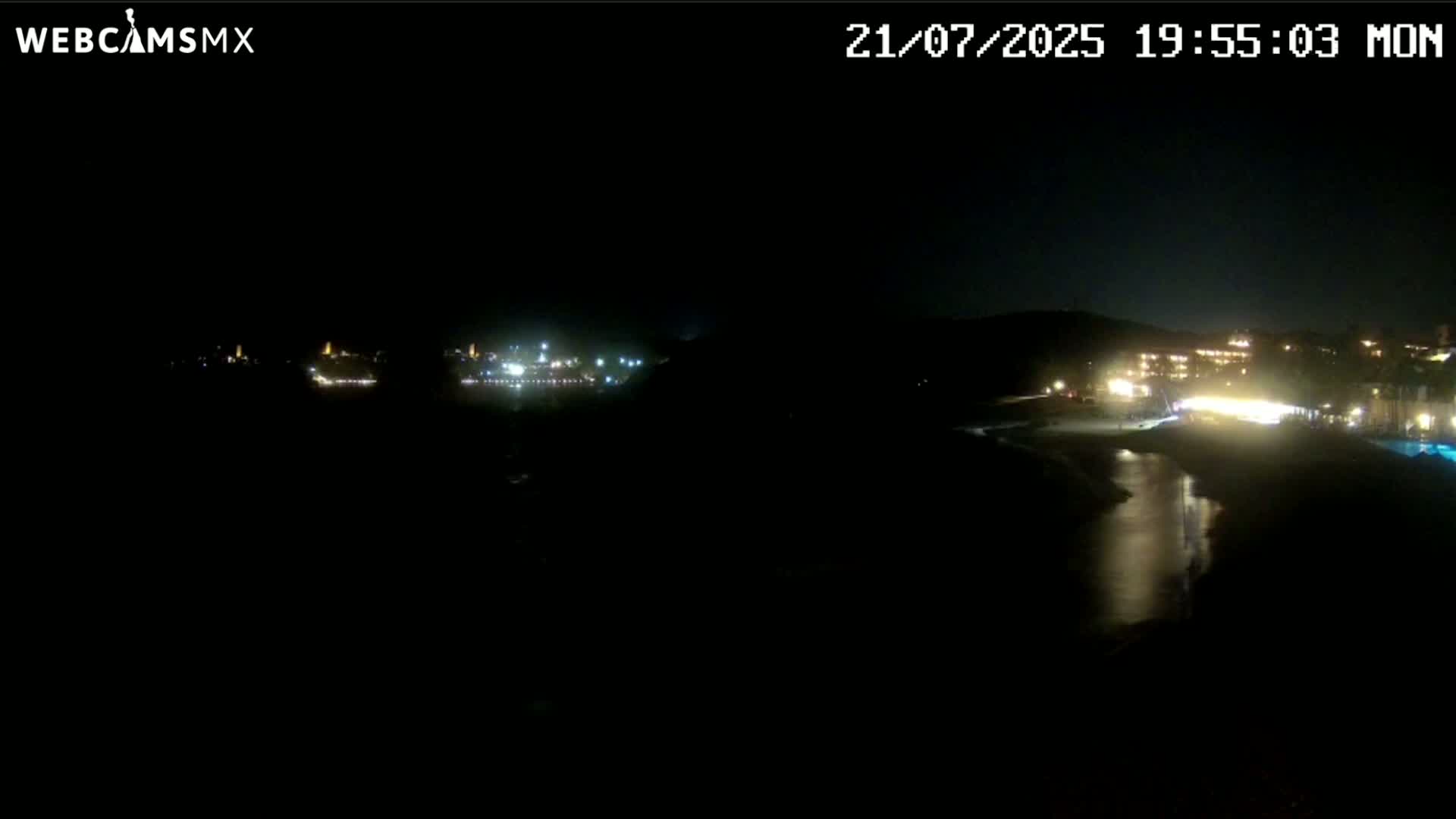 Crucecita, Playa Tangolunda Beach Live Cam - Santa Maria Huatulco, Oaxaca, Mexico