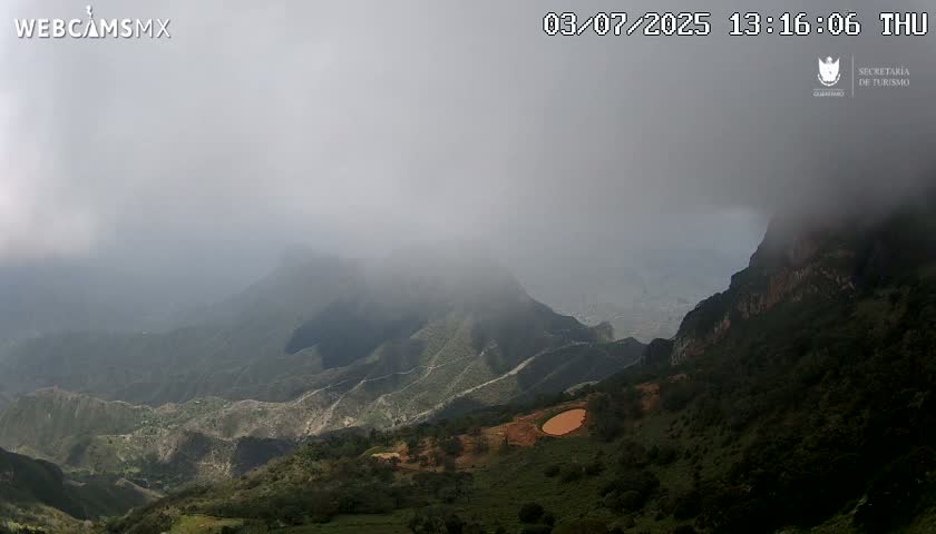 Pinal de Amoles, Mirador Cuatro Palos (Mirador Cuatro Viewpoint) Live Cam - Cadereyta de Montes, Queretaro, Mexico