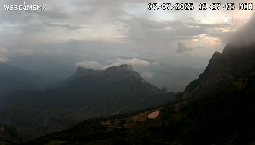Pinal de Amoles, Mirador Cuatro Palos (Mirador Cuatro Viewpoint) Live Cam - Cadereyta de Montes, Queretaro, Mexico