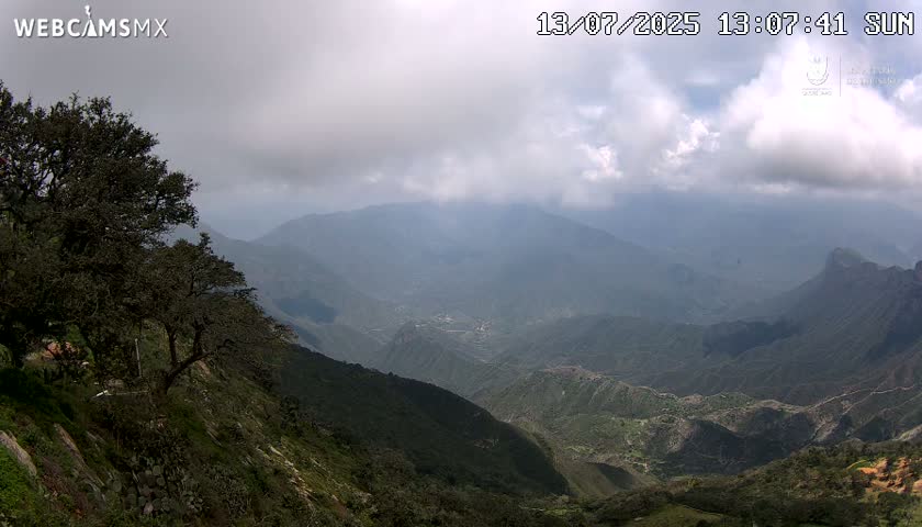 Pinal de Amoles, Mirador Cuatro Palos (Mirador Cuatro Viewpoint) Live Cam - Cadereyta de Montes, Queretaro, Mexico
