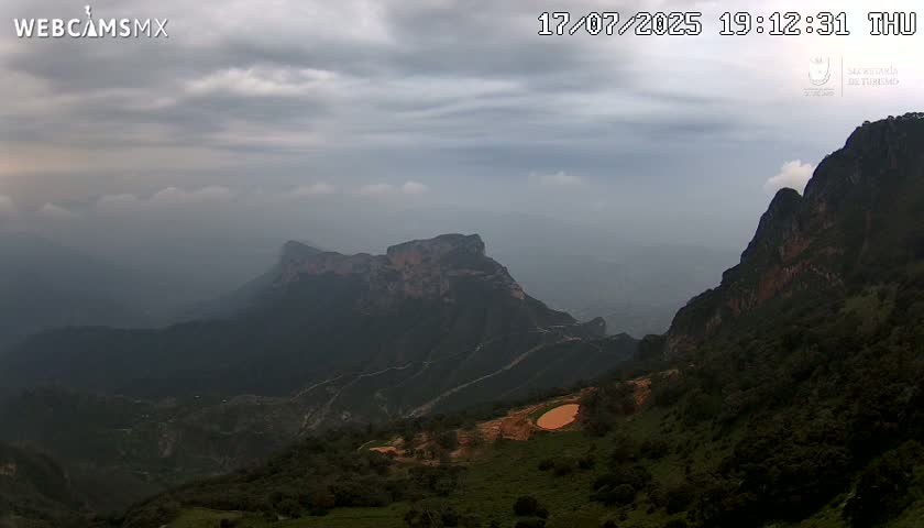 Pinal de Amoles, Mirador Cuatro Palos (Mirador Cuatro Viewpoint) Live Cam - Cadereyta de Montes, Queretaro, Mexico