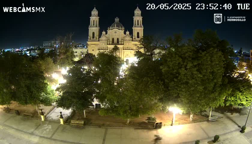 Plaza Emiliana De Zubeldia Square Live Cam - Hermosillo,  Sonora, Mexico