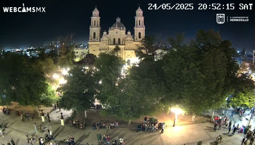 Plaza Emiliana De Zubeldia Square Live Cam - Hermosillo,  Sonora, Mexico