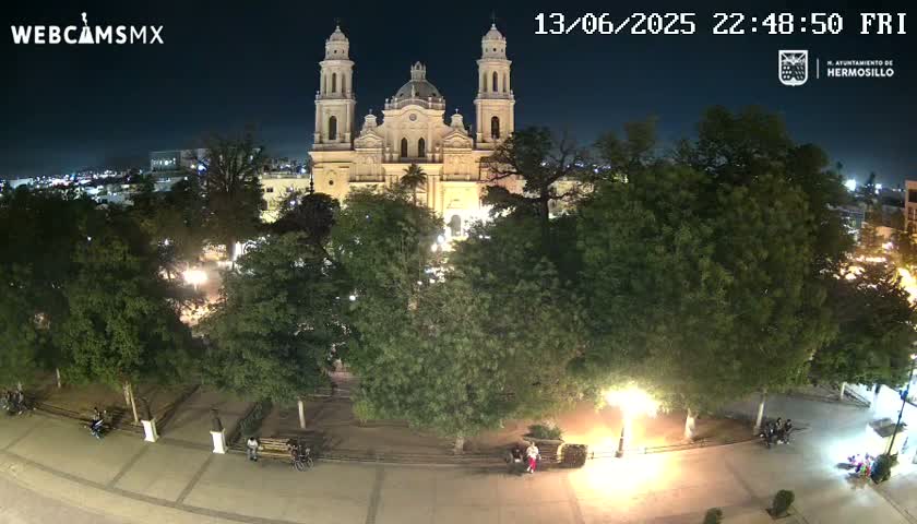 Plaza Emiliana De Zubeldia Square Live Cam - Hermosillo,  Sonora, Mexico