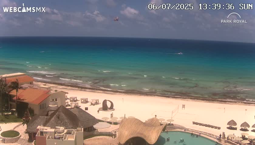 Cancún (Cancun) Playa Marlin Beach Live Cam - Benito Juarez, Quintana Roo, Mexico