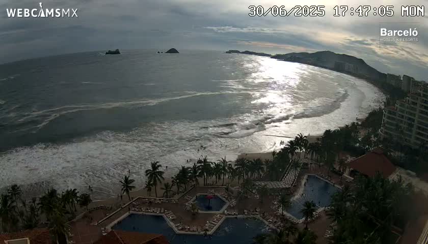Ixtapa Zihuatanejo, Playa Ixtapa Beach live Cam - Zihuatanejo de Azueta, Guerrero, Mexico