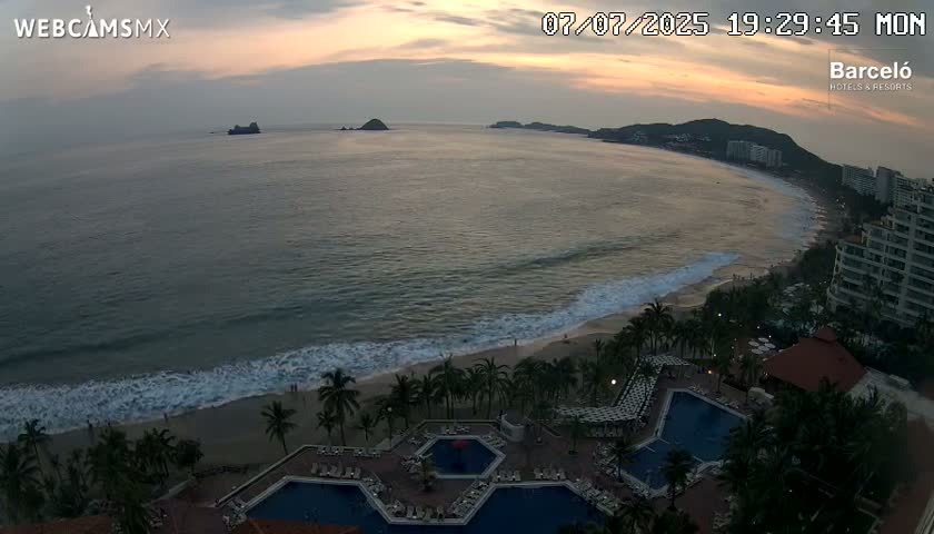 Ixtapa Zihuatanejo, Playa Ixtapa Beach live Cam - Zihuatanejo de Azueta, Guerrero, Mexico