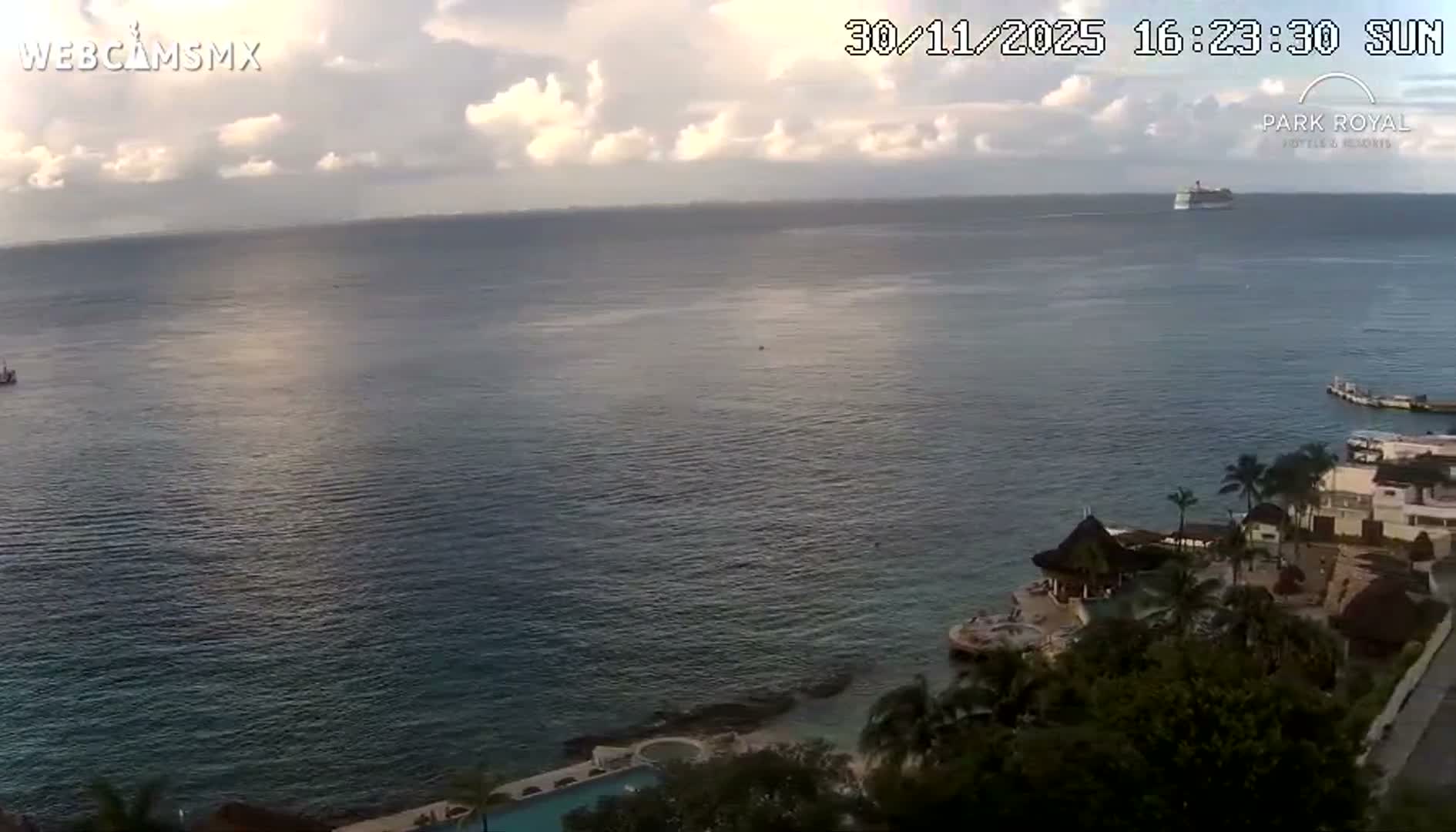 Cozumel Coast & City Skyline Live Cam - San Mugiel de Cozumel, Municipio de Cozumel, Quintana Roo, Mexico