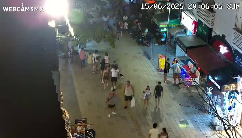 Playa del Carmen Avenue Quinta Avenida Live Cam - Solidaridad, Quintana Roo, Mexico