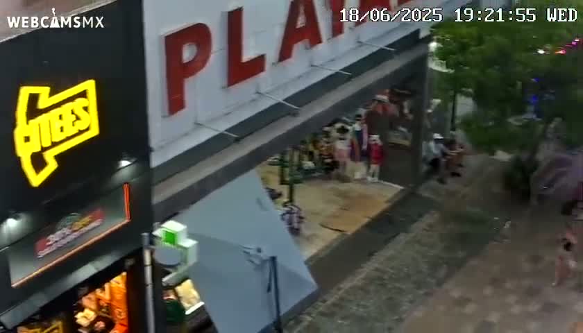Playa del Carmen Avenue Quinta Avenida Live Cam - Solidaridad, Quintana Roo, Mexico