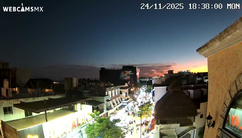 Playa del Carmen Avenue Quinta Avenida Live Cam - Solidaridad, Quintana Roo, Mexico