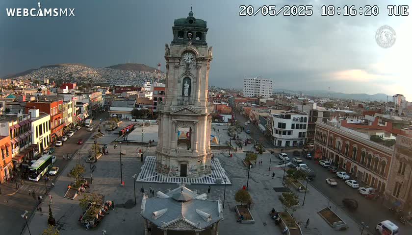 Pachuca ,Plaza de la Independencia Square & Reloj Monumental Clock live Cam - Pachuca de Soto, Hidalgo, Mexico