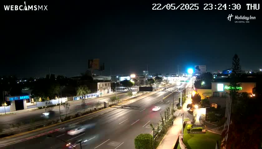 Santiago de Querétaro, Avenida 5 Febrero Avenue Live Cam - Santiago de Queretaro, Queretaro, Mexico