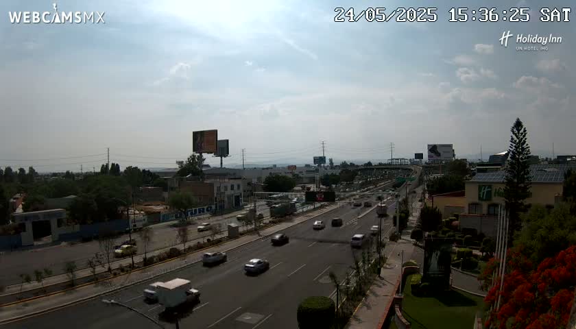 Santiago de Querétaro, Avenida 5 Febrero Avenue Live Cam - Santiago de Queretaro, Queretaro, Mexico