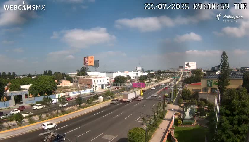 Santiago de Querétaro, Avenida 5 Febrero Avenue Live Cam - Santiago de Queretaro, Queretaro, Mexico