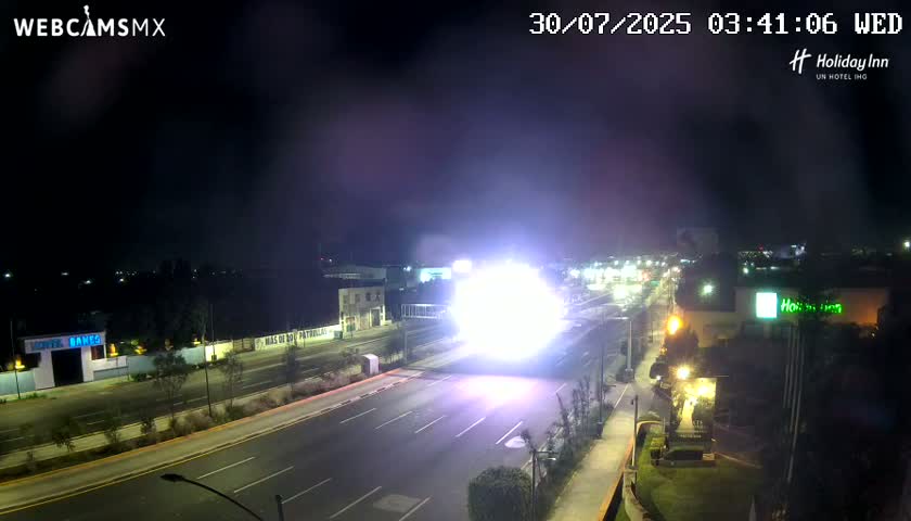 Santiago de Querétaro, Avenida 5 Febrero Avenue Live Cam - Santiago de Queretaro, Queretaro, Mexico