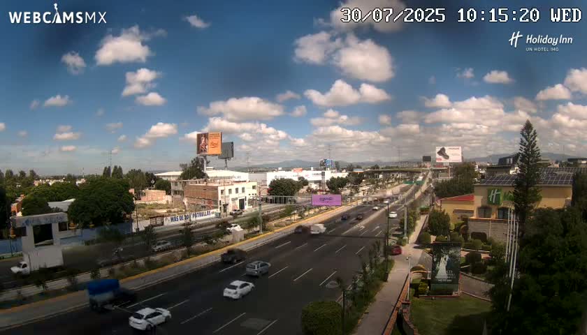 Santiago de Querétaro, Avenida 5 Febrero Avenue Live Cam - Santiago de Queretaro, Queretaro, Mexico