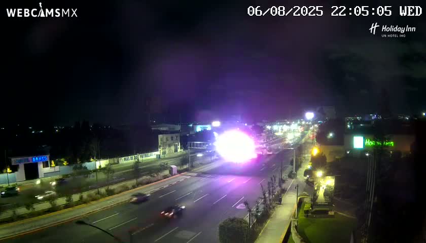 Santiago de Querétaro, Avenida 5 Febrero Avenue Live Cam - Santiago de Queretaro, Queretaro, Mexico