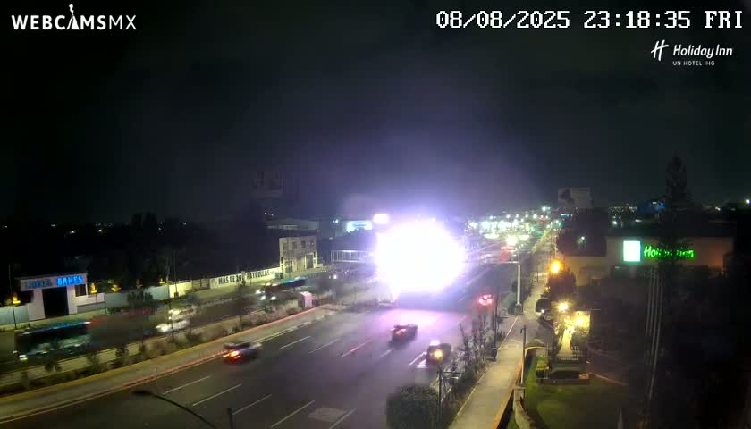 Santiago de Querétaro, Avenida 5 Febrero Avenue Live Cam - Santiago de Queretaro, Queretaro, Mexico