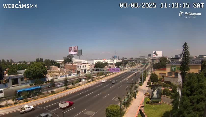 Santiago de Querétaro, Avenida 5 Febrero Avenue Live Cam - Santiago de Queretaro, Queretaro, Mexico