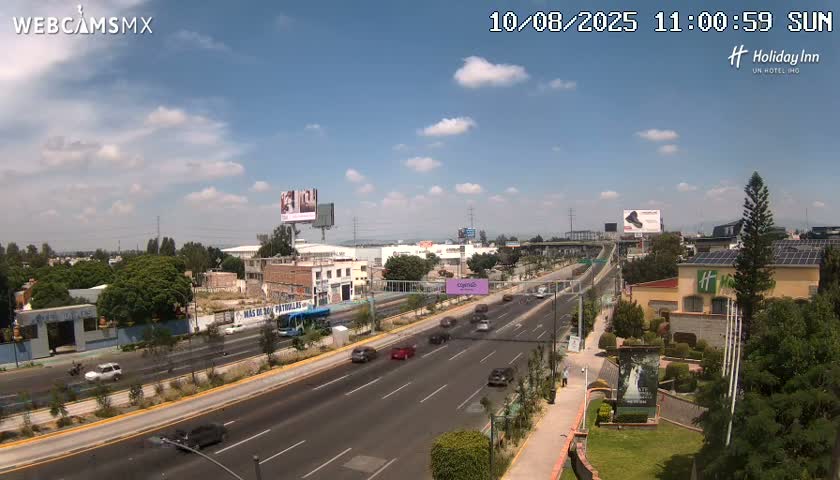 Santiago de Querétaro, Avenida 5 Febrero Avenue Live Cam - Santiago de Queretaro, Queretaro, Mexico