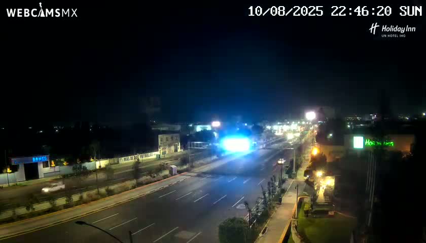 Santiago de Querétaro, Avenida 5 Febrero Avenue Live Cam - Santiago de Queretaro, Queretaro, Mexico