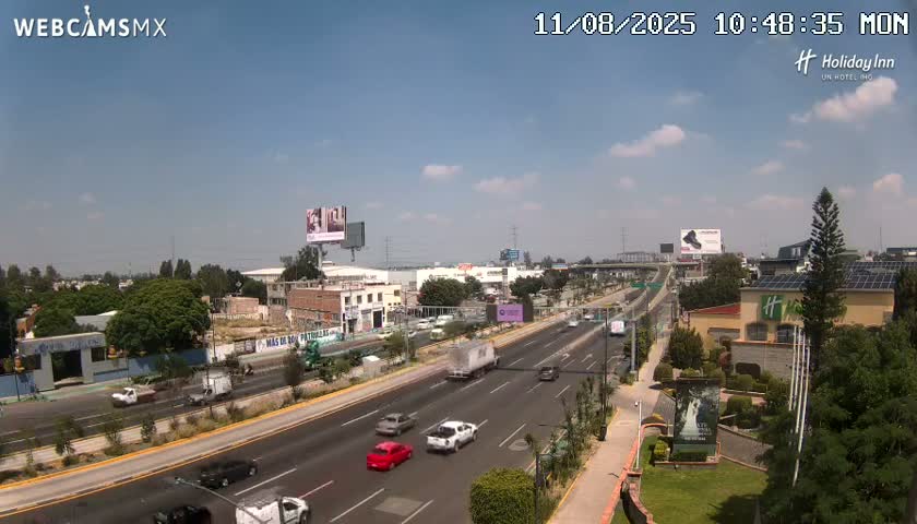 Santiago de Querétaro, Avenida 5 Febrero Avenue Live Cam - Santiago de Queretaro, Queretaro, Mexico