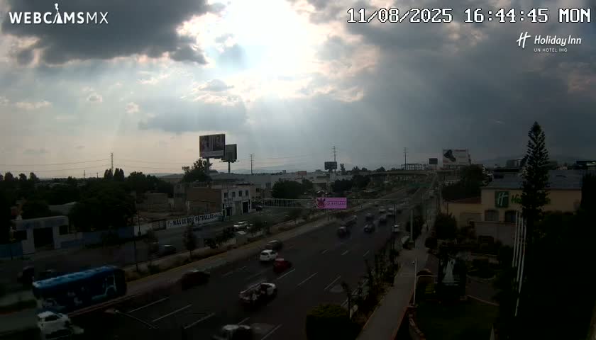 Santiago de Querétaro, Avenida 5 Febrero Avenue Live Cam - Santiago de Queretaro, Queretaro, Mexico