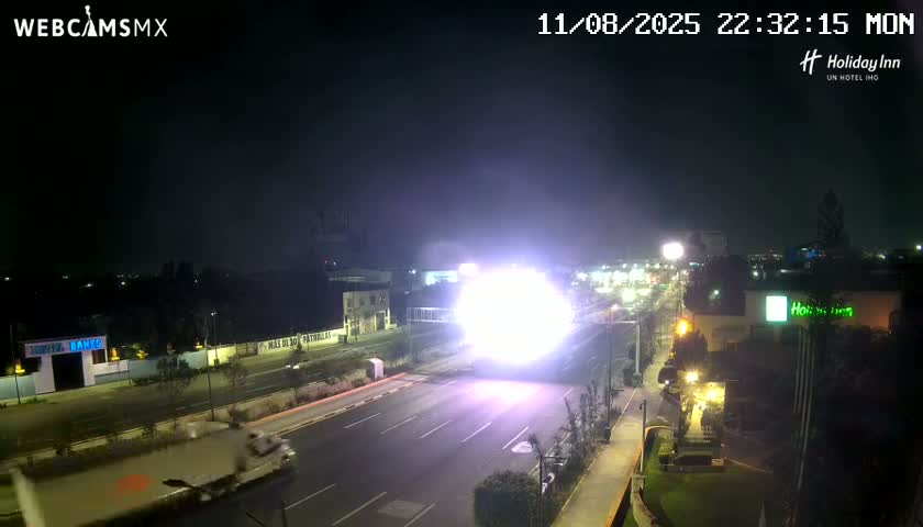Santiago de Querétaro, Avenida 5 Febrero Avenue Live Cam - Santiago de Queretaro, Queretaro, Mexico