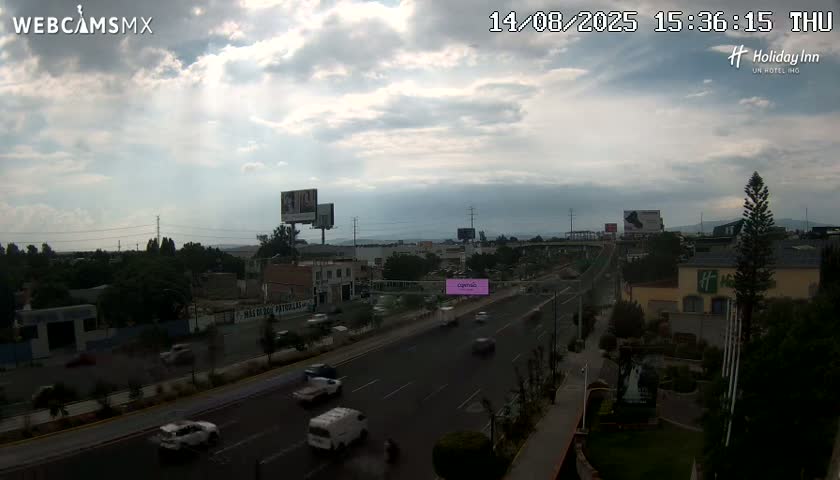 Santiago de Querétaro, Avenida 5 Febrero Avenue Live Cam - Santiago de Queretaro, Queretaro, Mexico