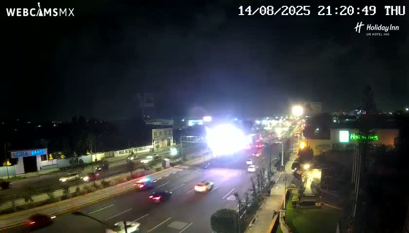 Santiago de Querétaro, Avenida 5 Febrero Avenue Live Cam - Santiago de Queretaro, Queretaro, Mexico