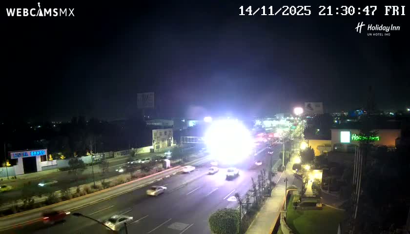 Santiago de Querétaro, Avenida 5 Febrero Avenue Live Cam - Santiago de Queretaro, Queretaro, Mexico