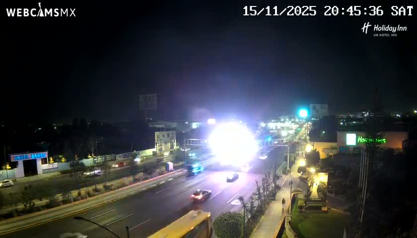 Santiago de Querétaro, Avenida 5 Febrero Avenue Live Cam - Santiago de Queretaro, Queretaro, Mexico