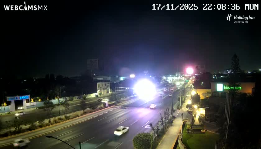 Santiago de Querétaro, Avenida 5 Febrero Avenue Live Cam - Santiago de Queretaro, Queretaro, Mexico