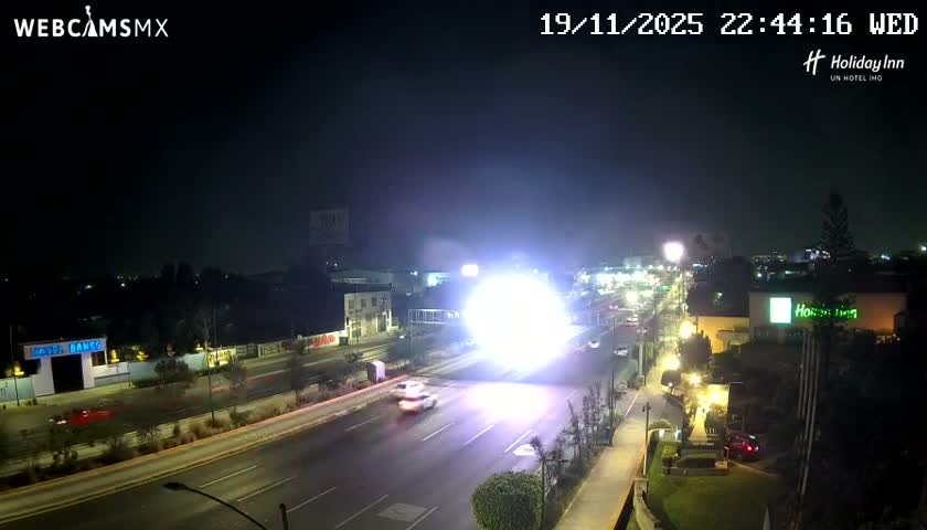 Santiago de Querétaro, Avenida 5 Febrero Avenue Live Cam - Santiago de Queretaro, Queretaro, Mexico