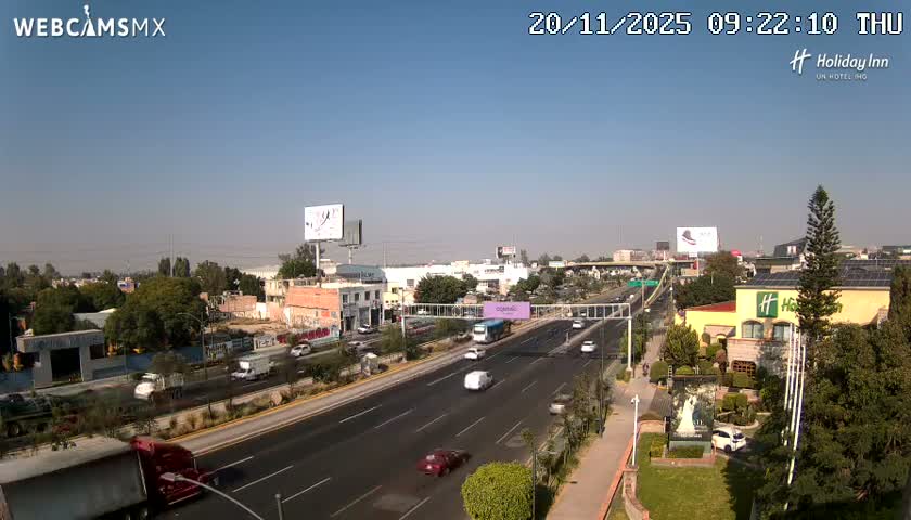 Santiago de Querétaro, Avenida 5 Febrero Avenue Live Cam - Santiago de Queretaro, Queretaro, Mexico