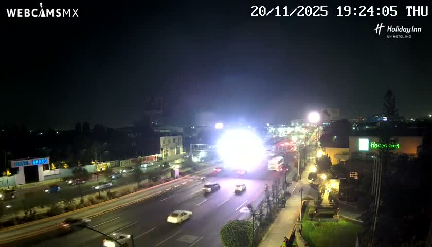 Santiago de Querétaro, Avenida 5 Febrero Avenue Live Cam - Santiago de Queretaro, Queretaro, Mexico