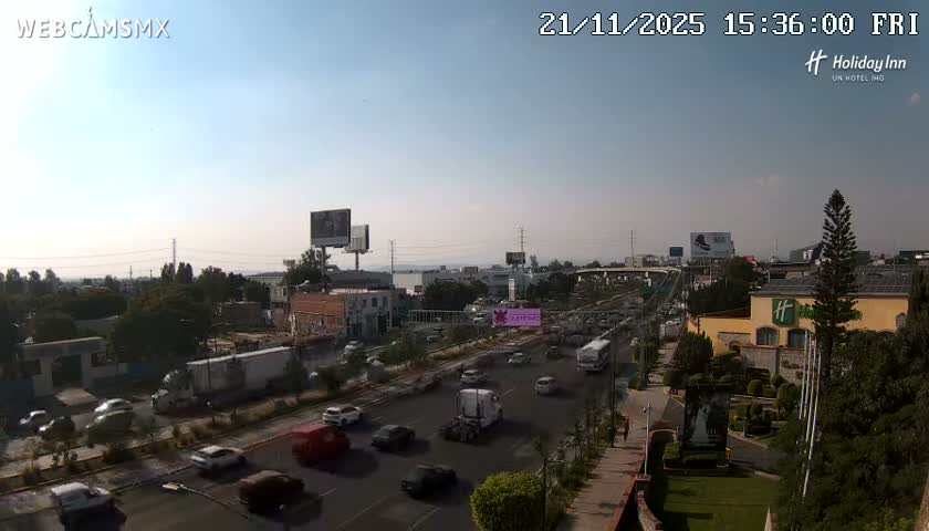 Santiago de Querétaro, Avenida 5 Febrero Avenue Live Cam - Santiago de Queretaro, Queretaro, Mexico