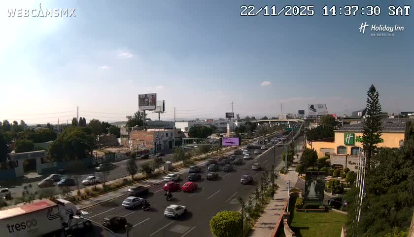 Santiago de Querétaro, Avenida 5 Febrero Avenue Live Cam - Santiago de Queretaro, Queretaro, Mexico