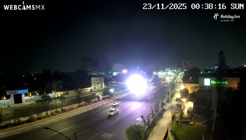 Santiago de Querétaro, Avenida 5 Febrero Avenue Live Cam - Santiago de Queretaro, Queretaro, Mexico