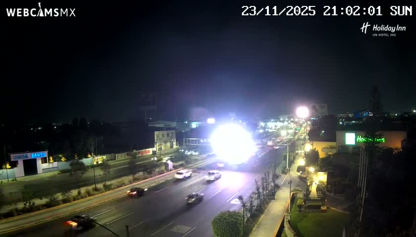 Santiago de Querétaro, Avenida 5 Febrero Avenue Live Cam - Santiago de Queretaro, Queretaro, Mexico