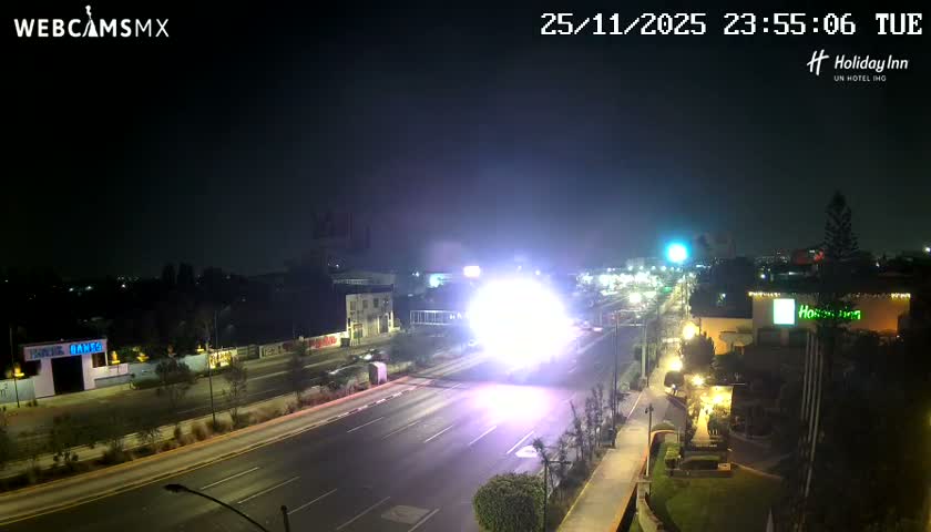 Santiago de Querétaro, Avenida 5 Febrero Avenue Live Cam - Santiago de Queretaro, Queretaro, Mexico