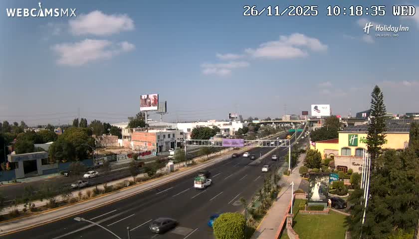 Santiago de Querétaro, Avenida 5 Febrero Avenue Live Cam - Santiago de Queretaro, Queretaro, Mexico