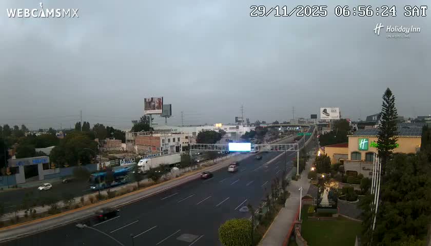 Santiago de Querétaro, Avenida 5 Febrero Avenue Live Cam - Santiago de Queretaro, Queretaro, Mexico